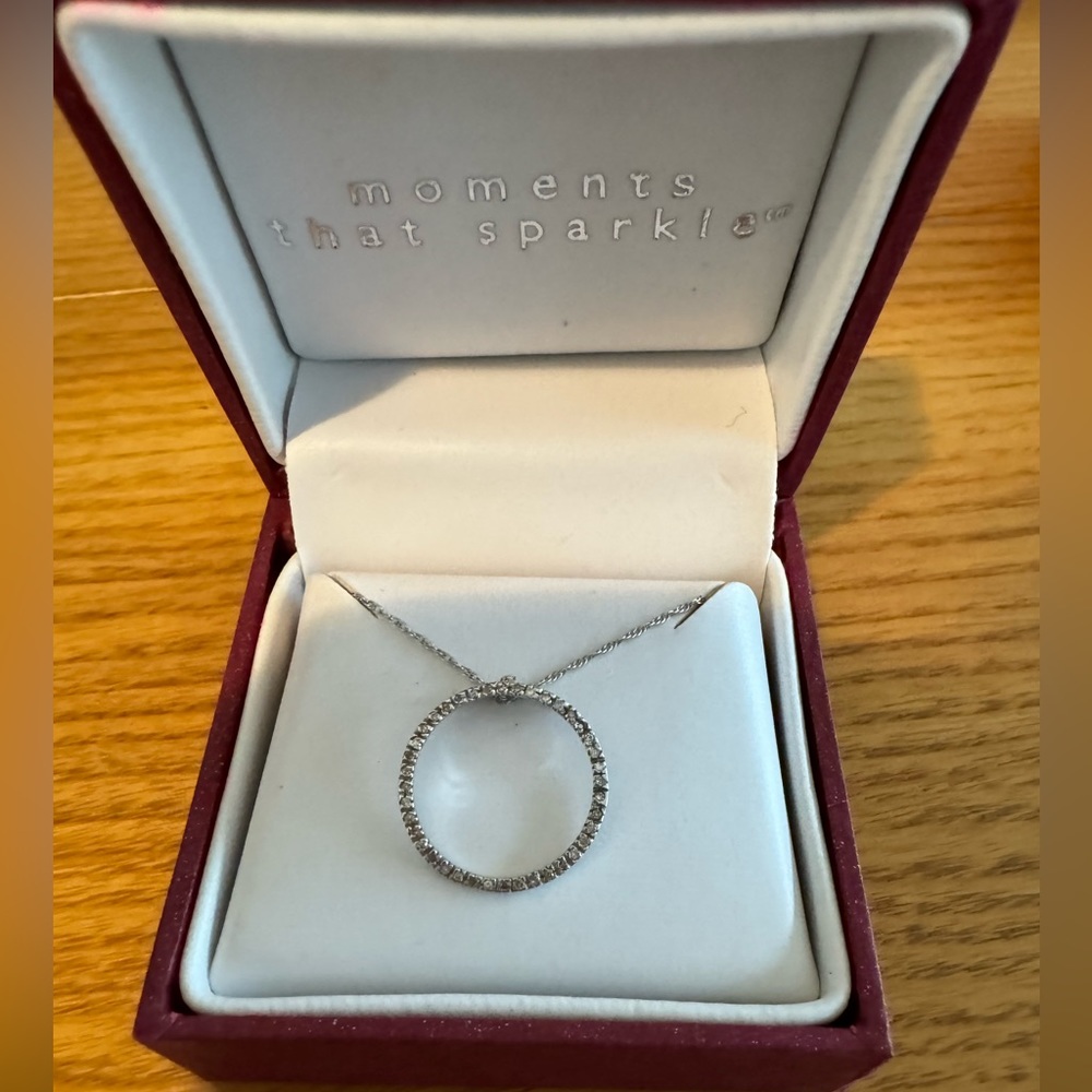 Heltzberg Diamond circle necklace